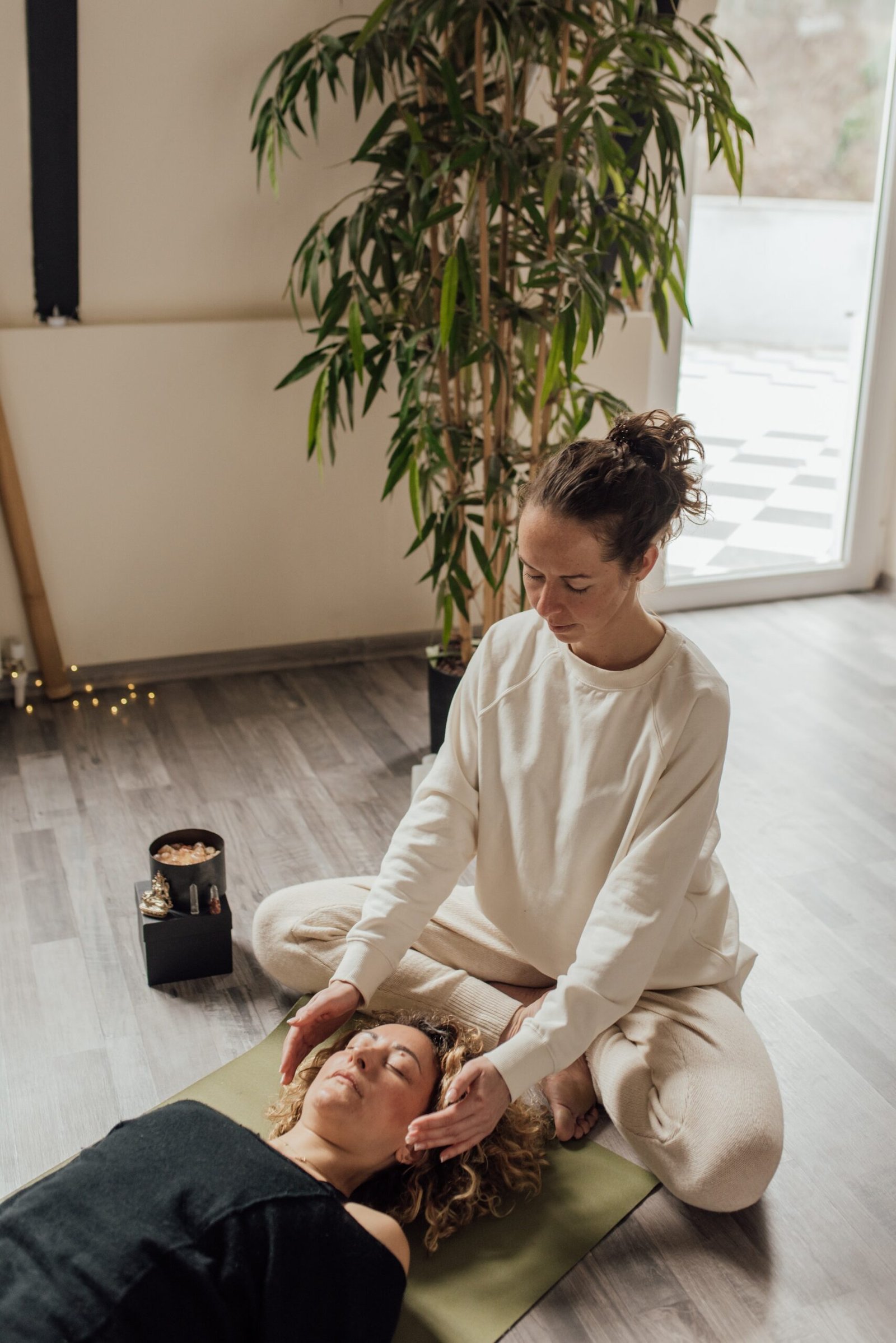 Chakras & Reiki: Comprehensive Guide to Healing